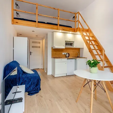 Hotel Center - Andrzeja Struga 46 *