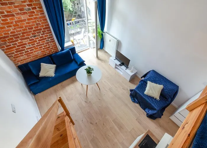 Hotel Center - Andrzeja Struga 46 *