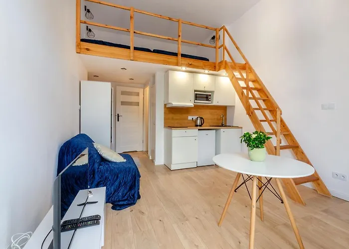 Hotel Center - Andrzeja Struga 46 *